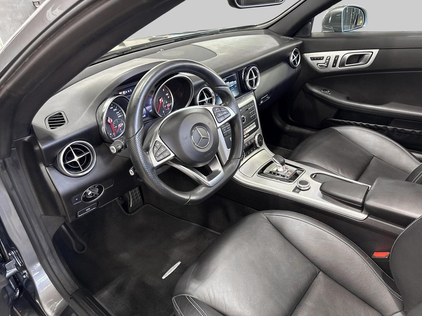 MERCEDES-BENZ SLC 2017