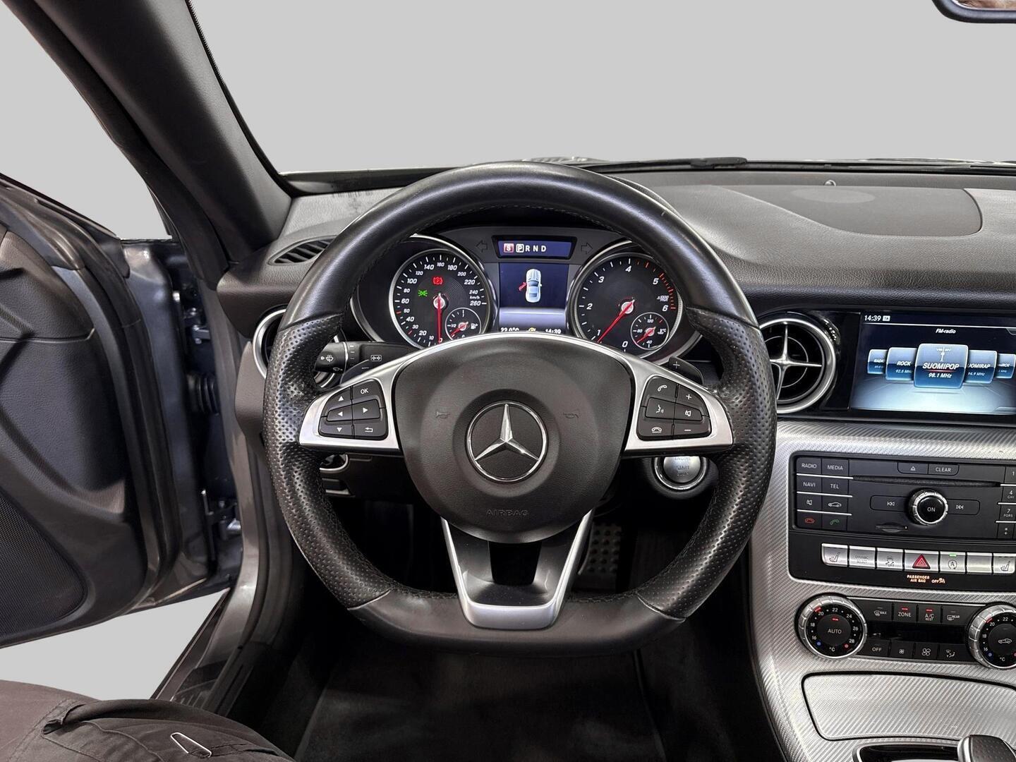 MERCEDES-BENZ SLC 2017
