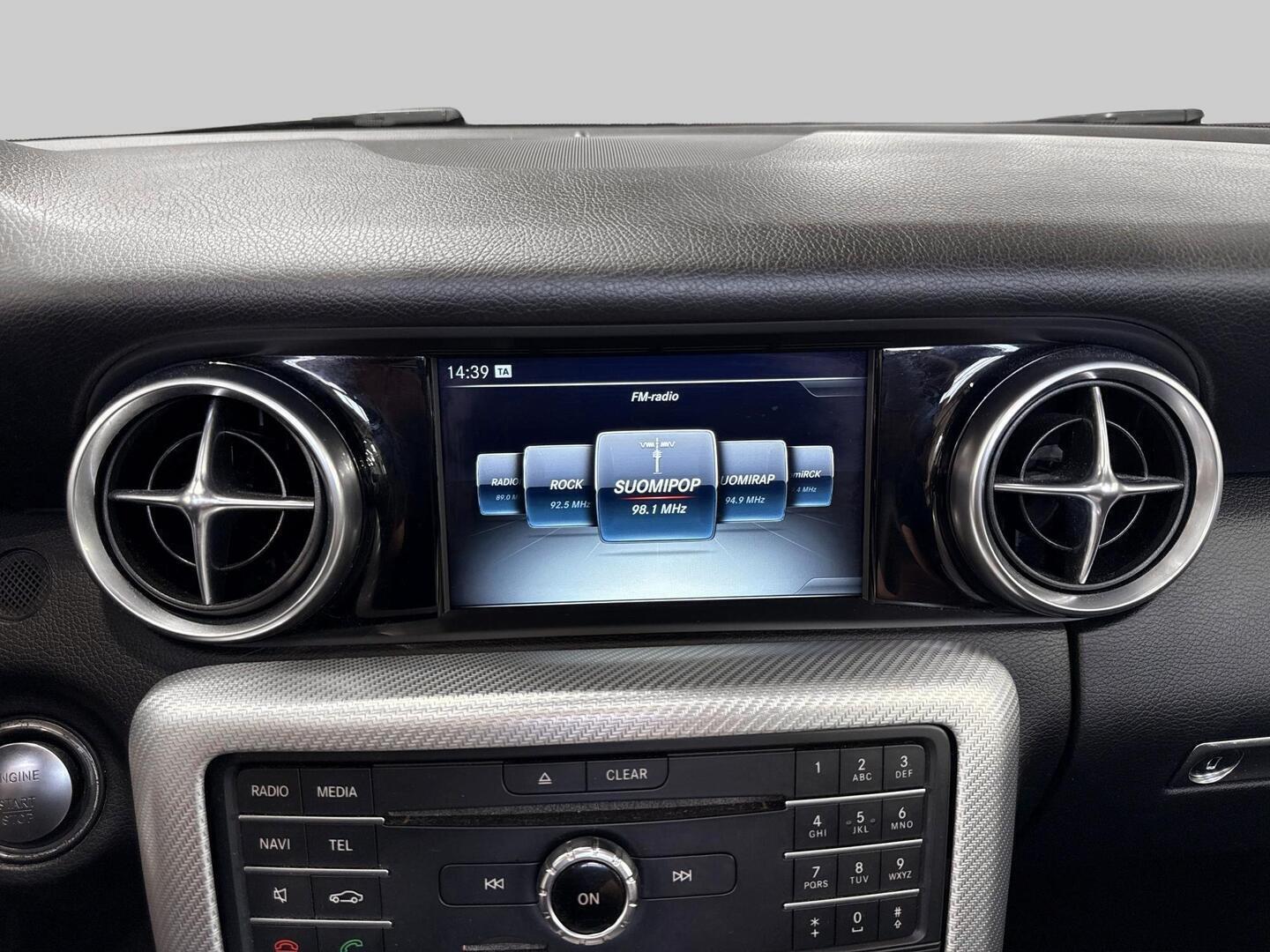 MERCEDES-BENZ SLC 2017