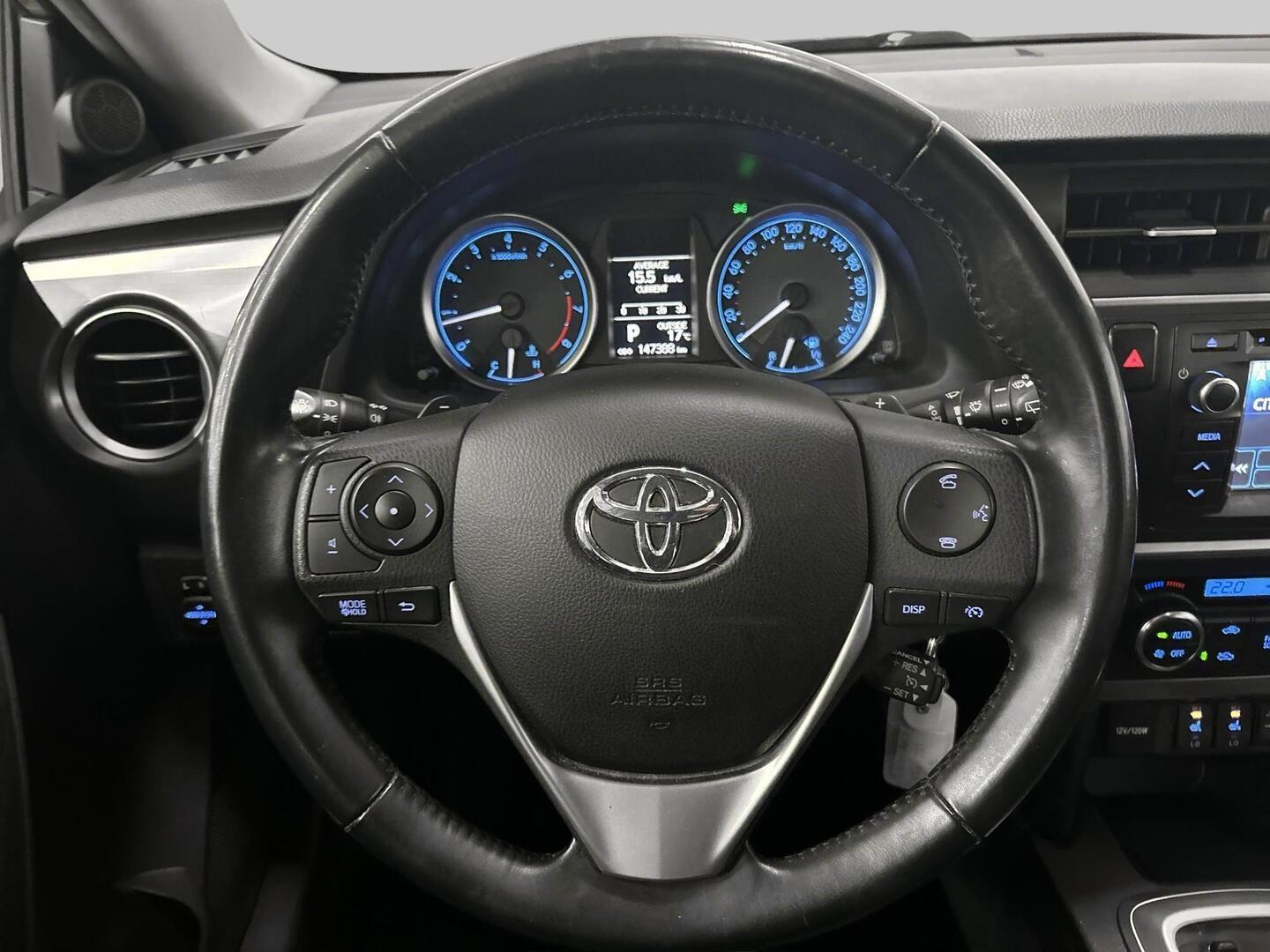 TOYOTA Auris 2013