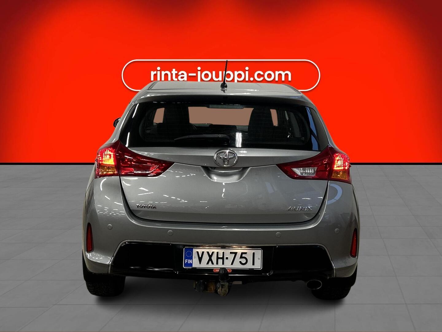 TOYOTA Auris 2013