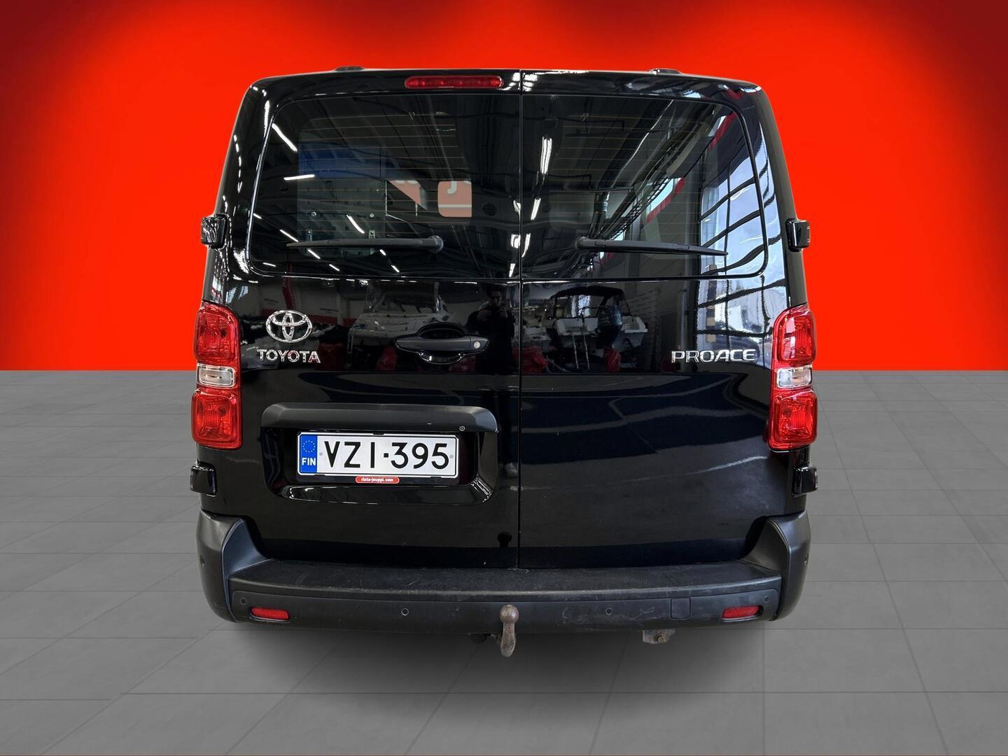 TOYOTA Proace 2017