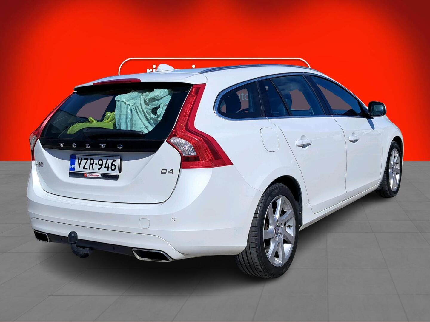 VOLVO V60 2014