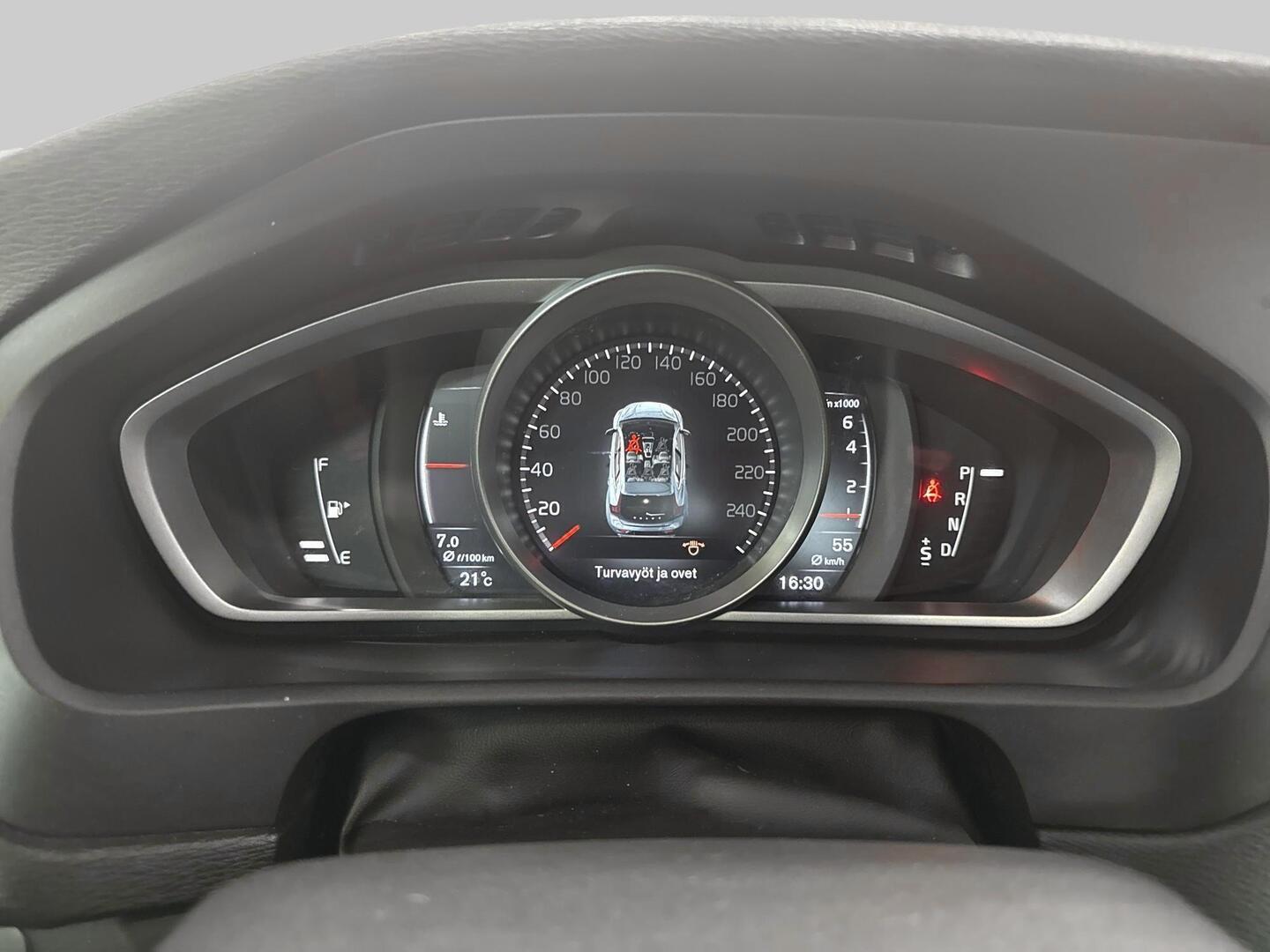 VOLVO V40 2019