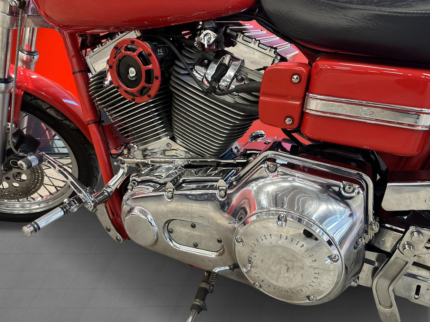 HARLEY-DAVIDSON DYNA 2001