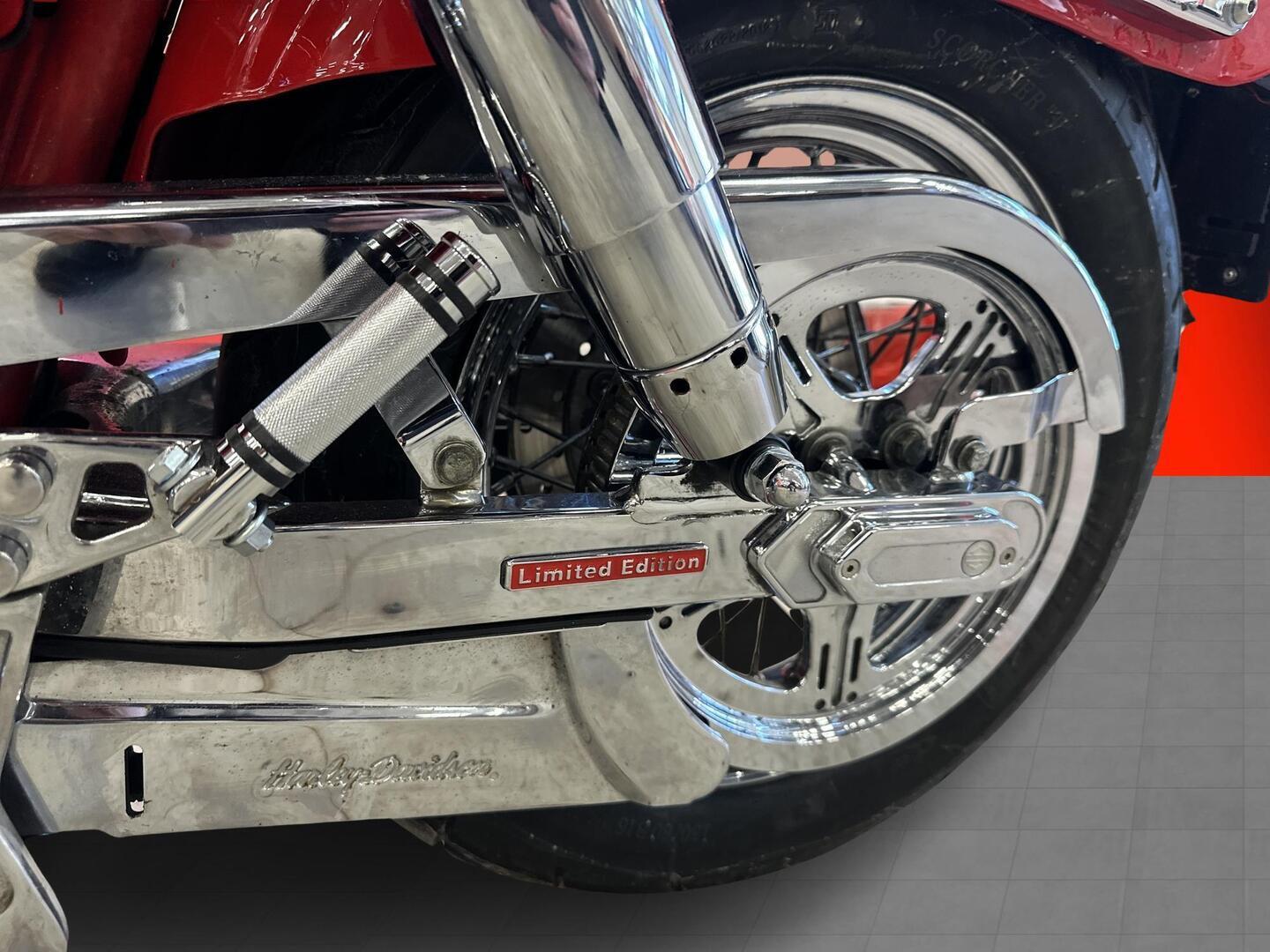 HARLEY-DAVIDSON DYNA 2001