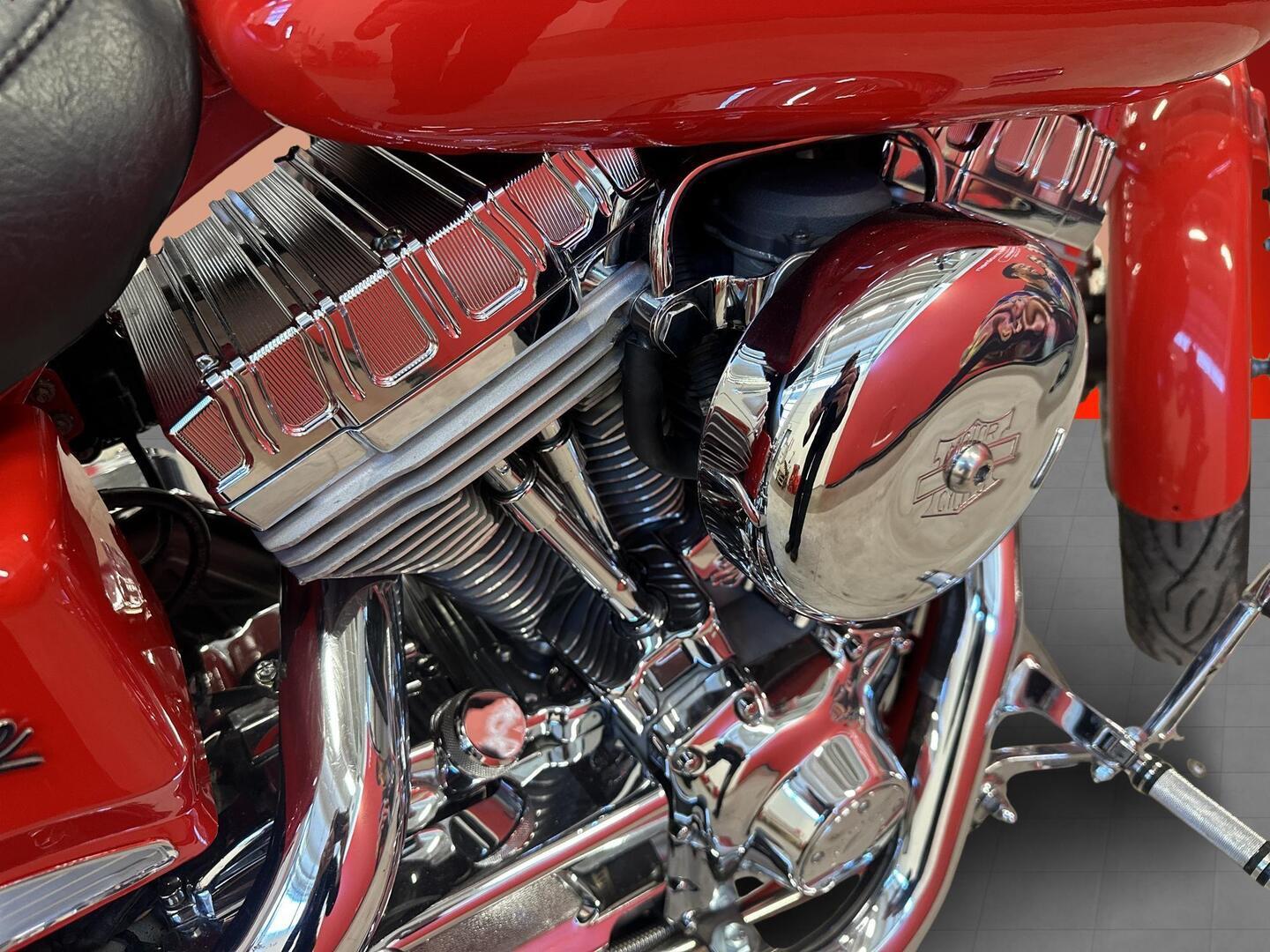 HARLEY-DAVIDSON DYNA 2001