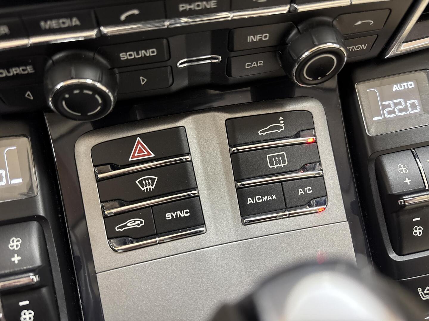 PORSCHE Panamera 2013