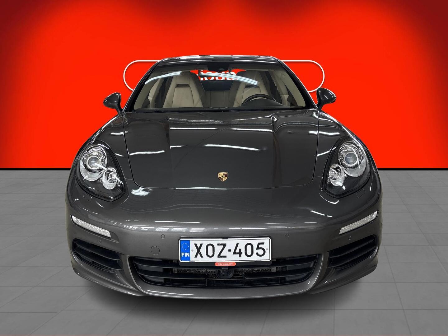 PORSCHE Panamera 2013