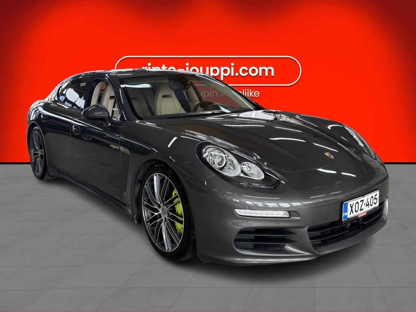 PORSCHE Panamera 2013