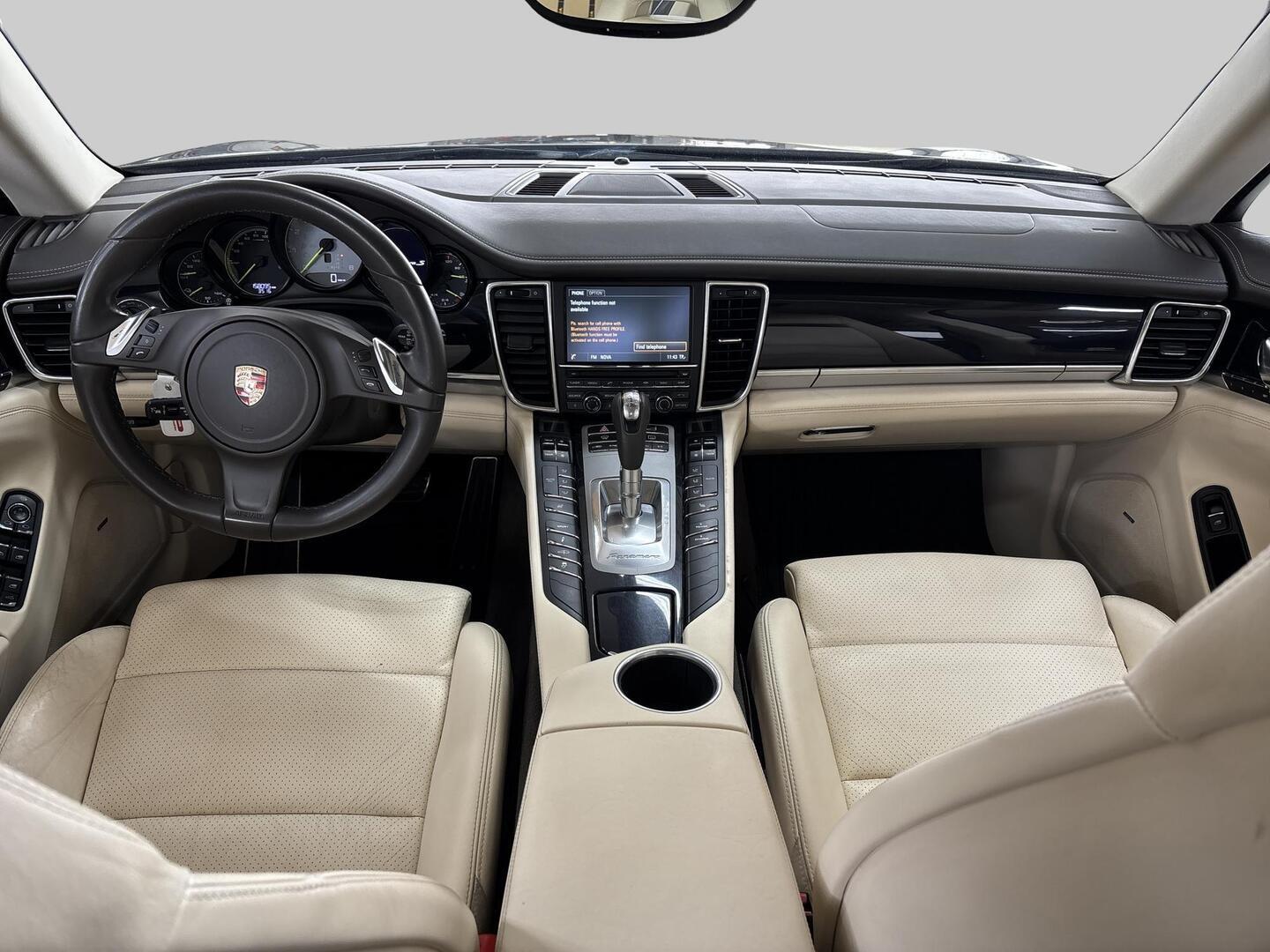 PORSCHE Panamera 2013