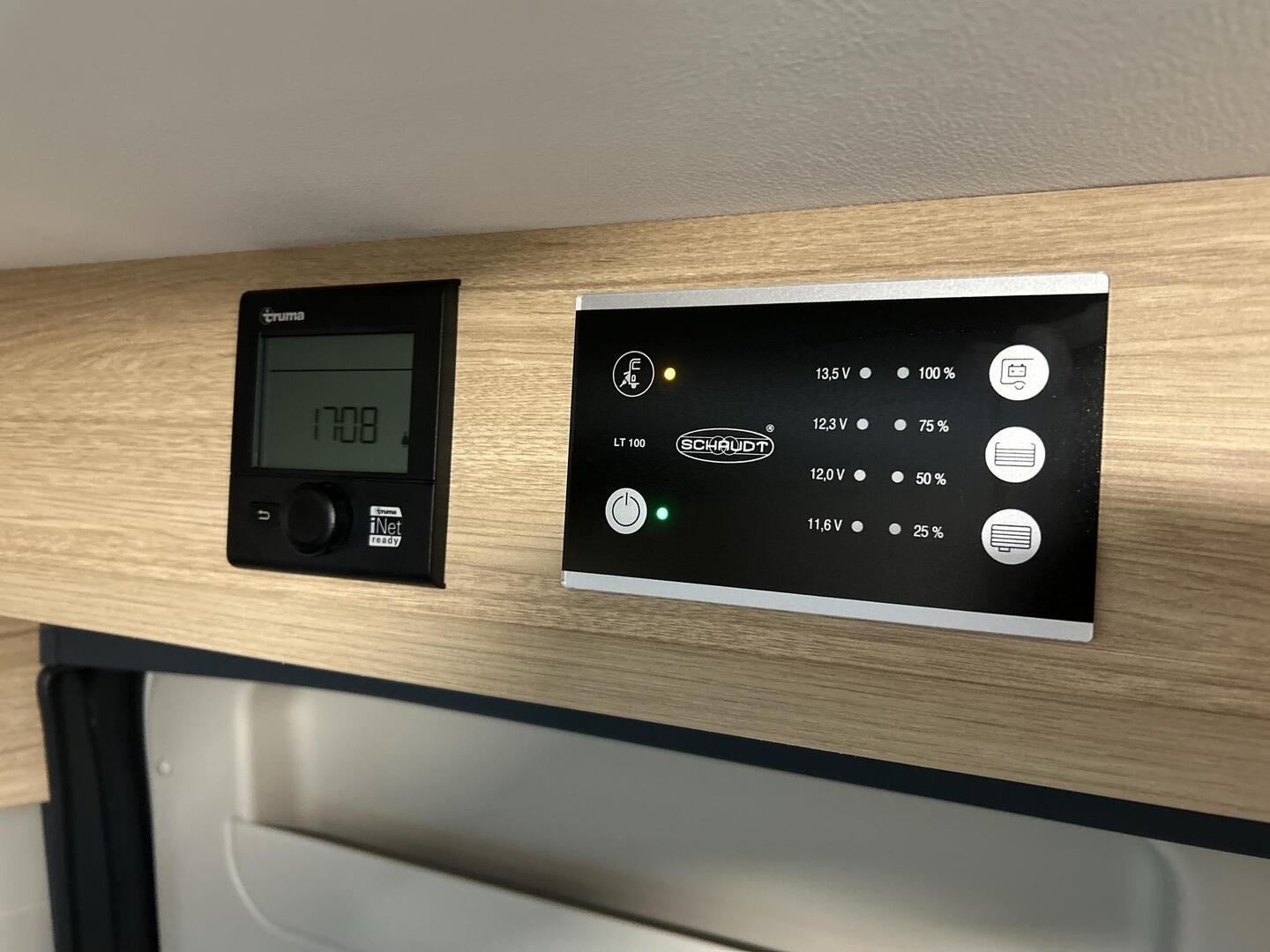 ROADCAR VAN R 640 2023