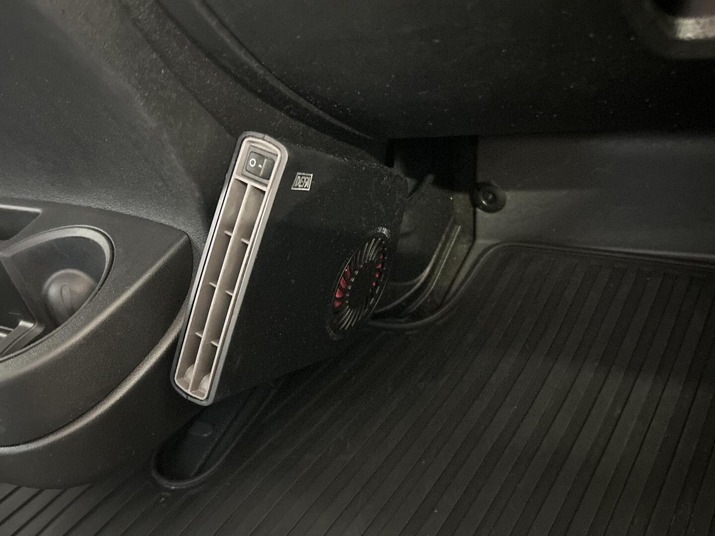 ROADCAR VAN R 640 2023