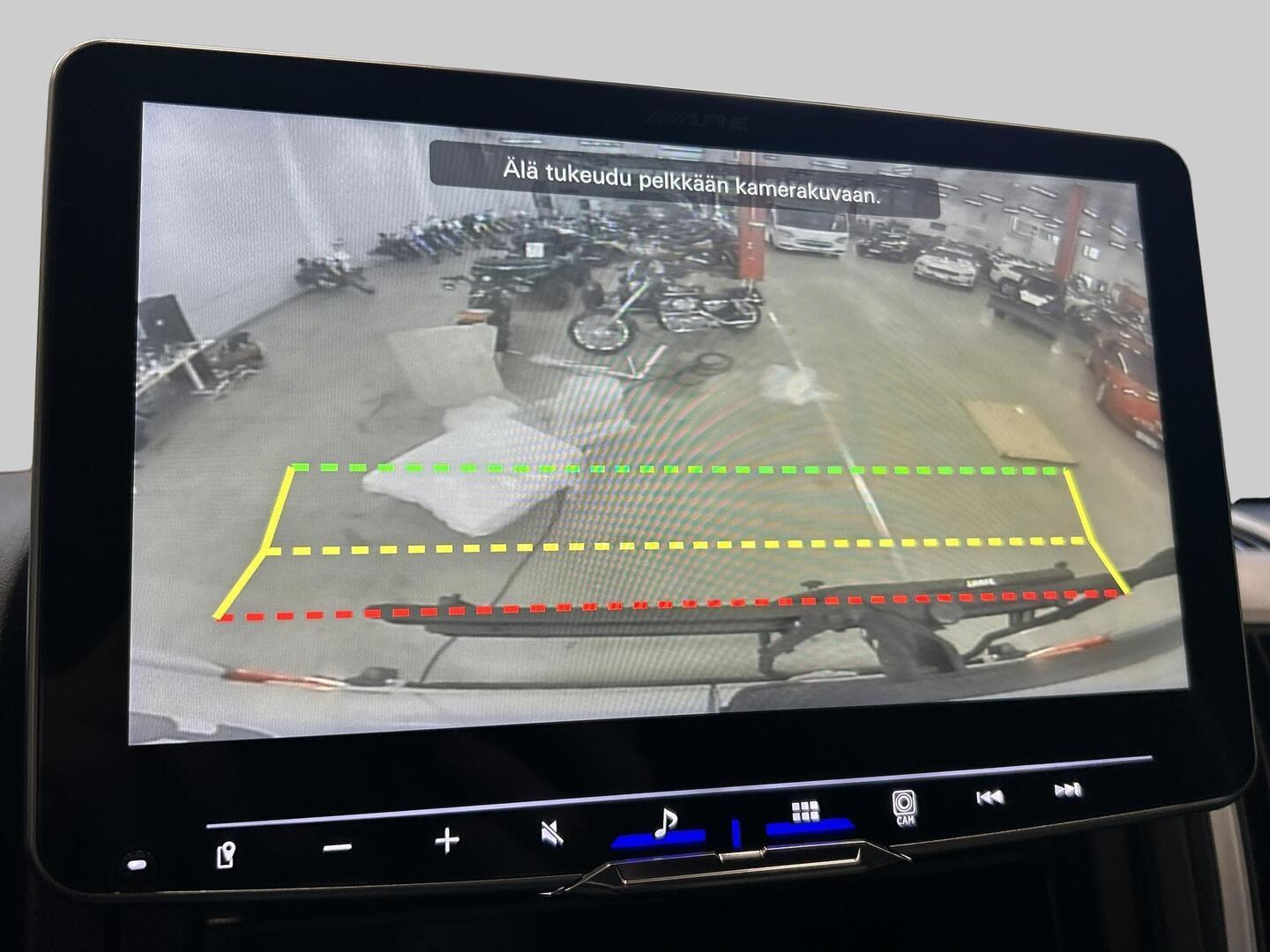 ROADCAR VAN R 640 2023