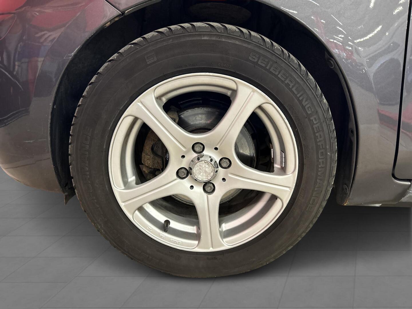 TOYOTA Yaris 2010
