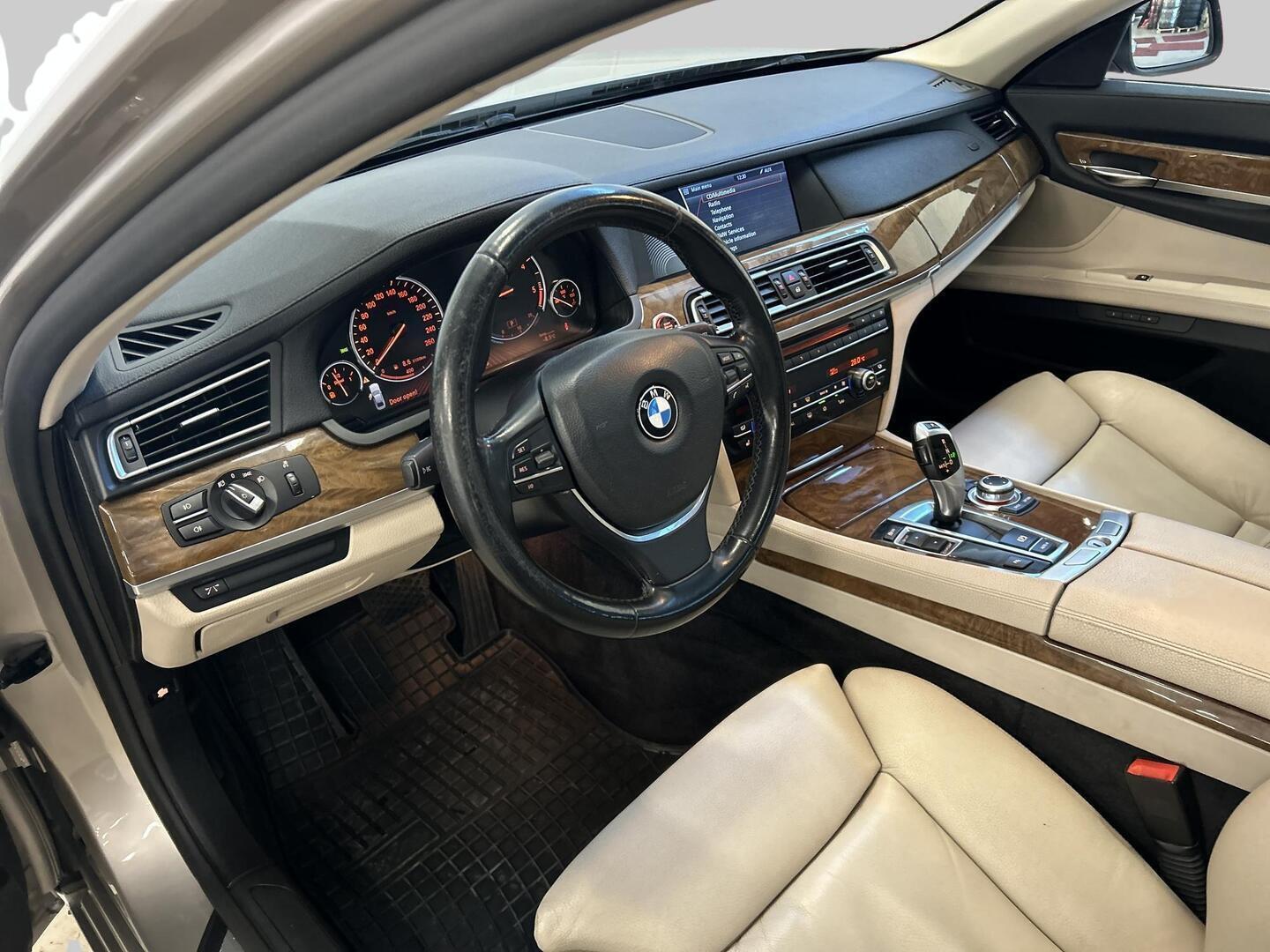 BMW 740 2010