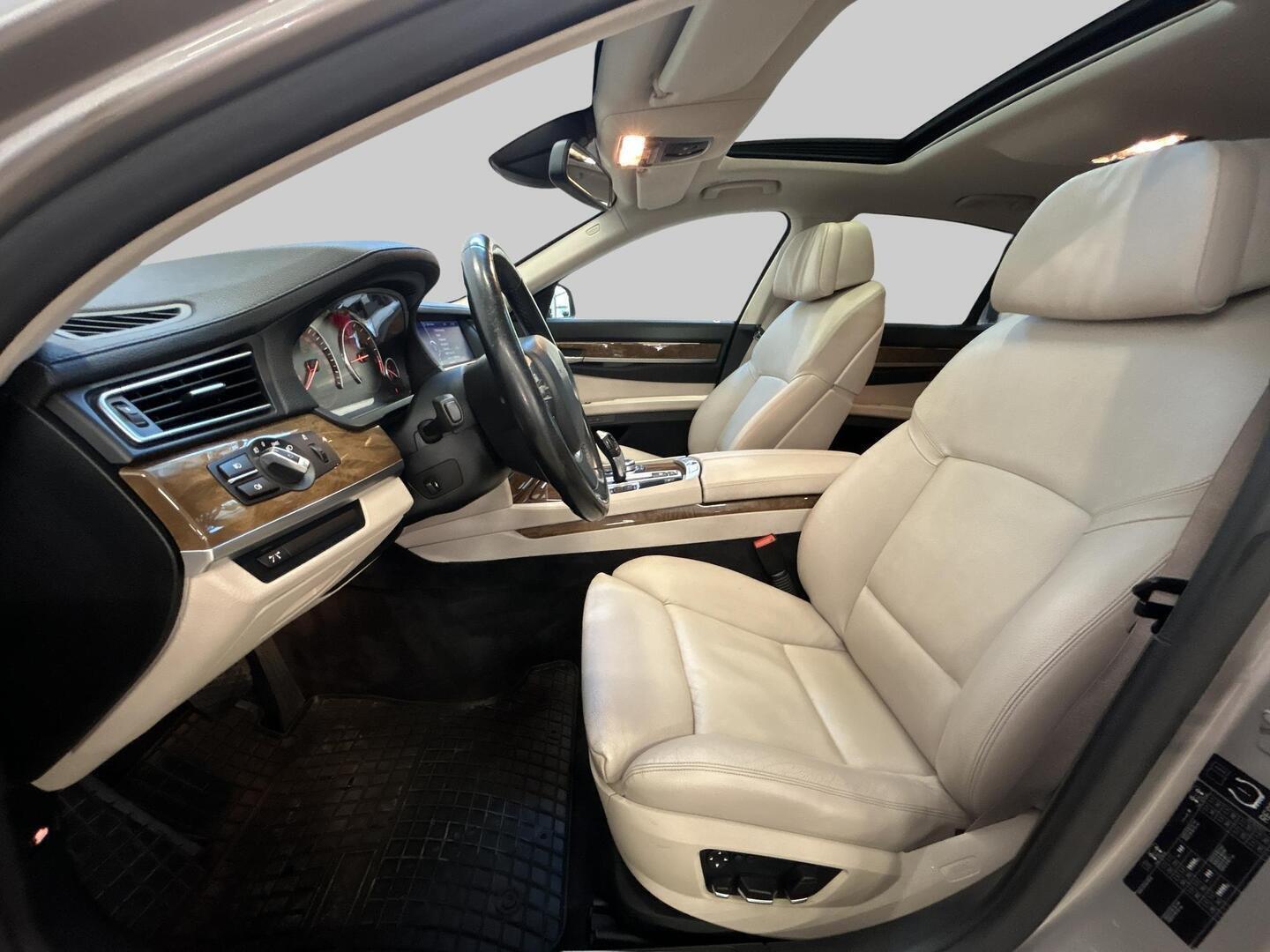 BMW 740 2010