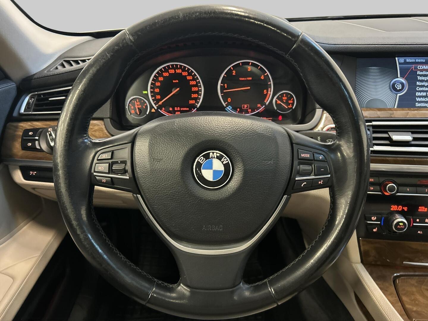 BMW 740 2010