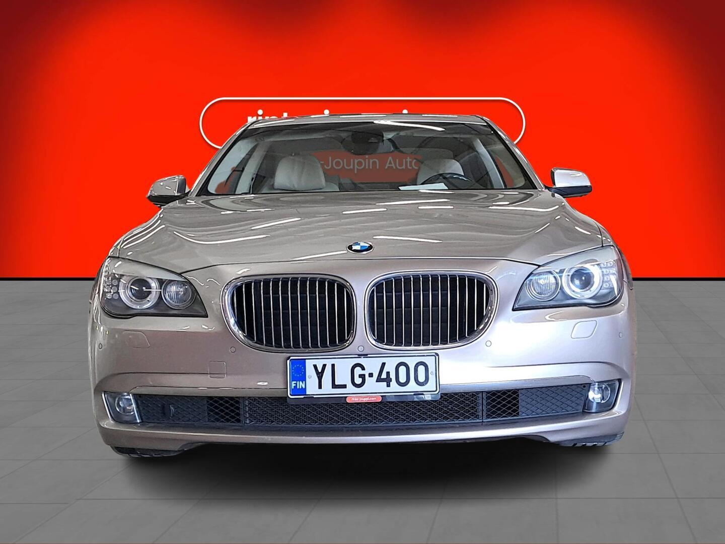 BMW 740 2010