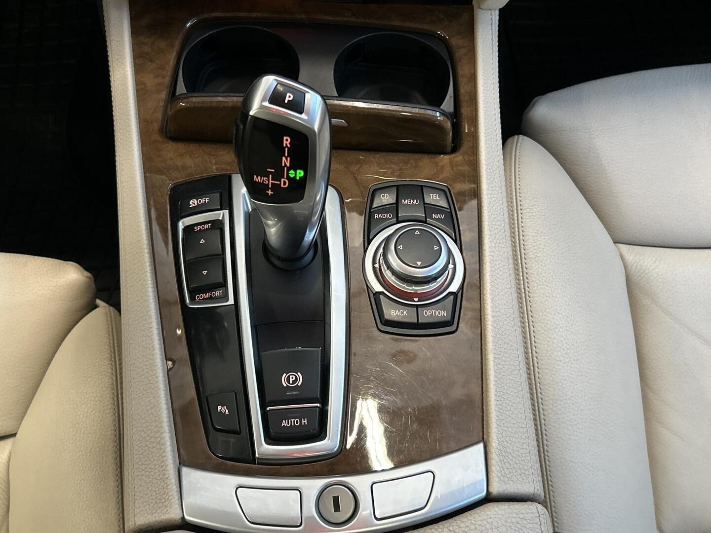 BMW 740 2010