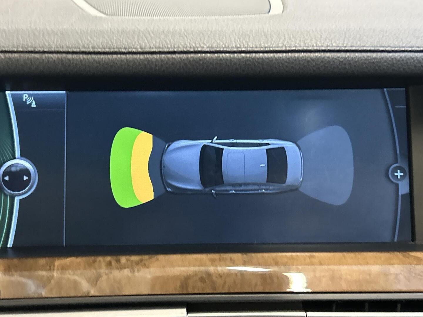 BMW 740 2010