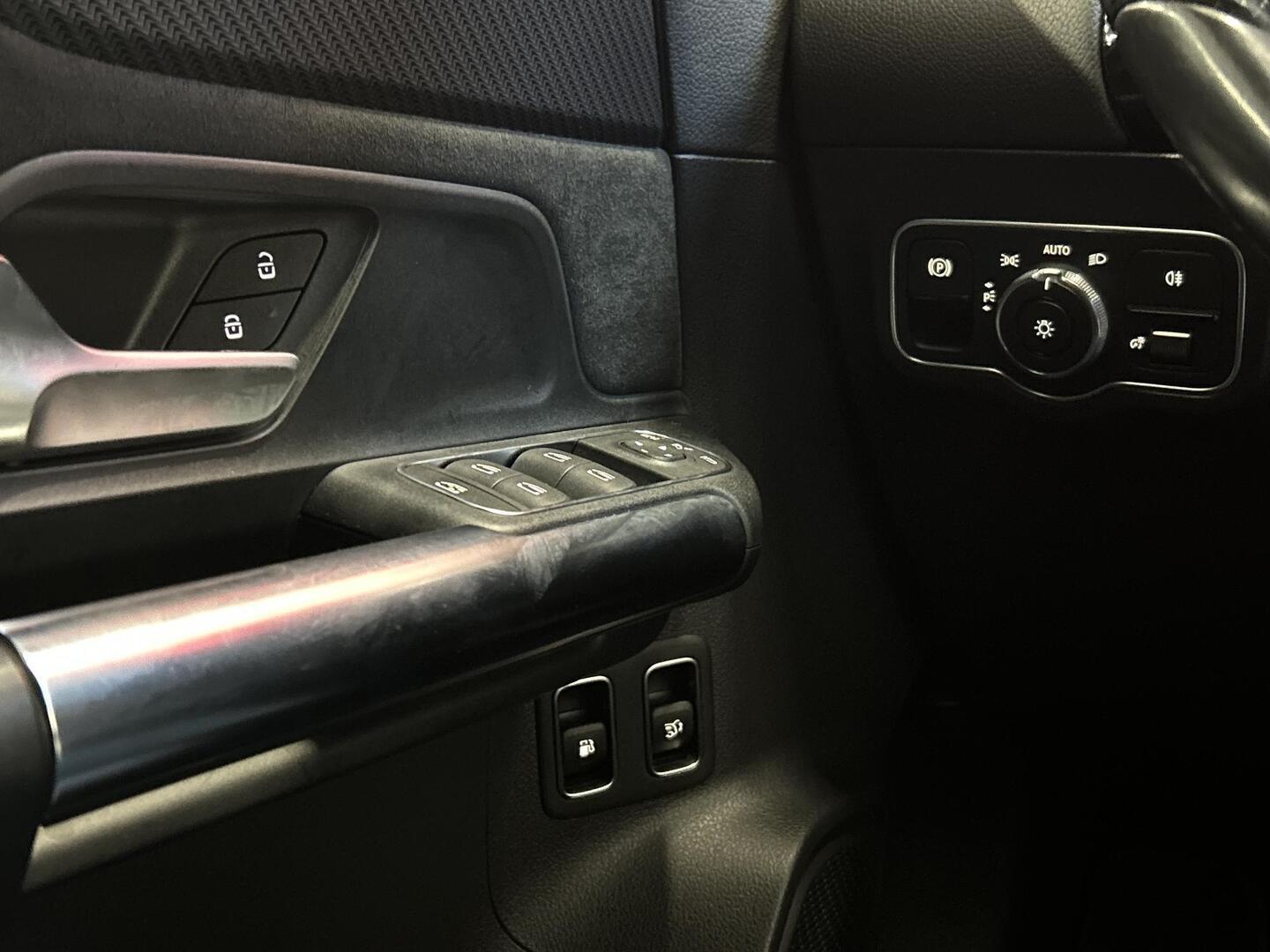 MERCEDES-BENZ B 2021