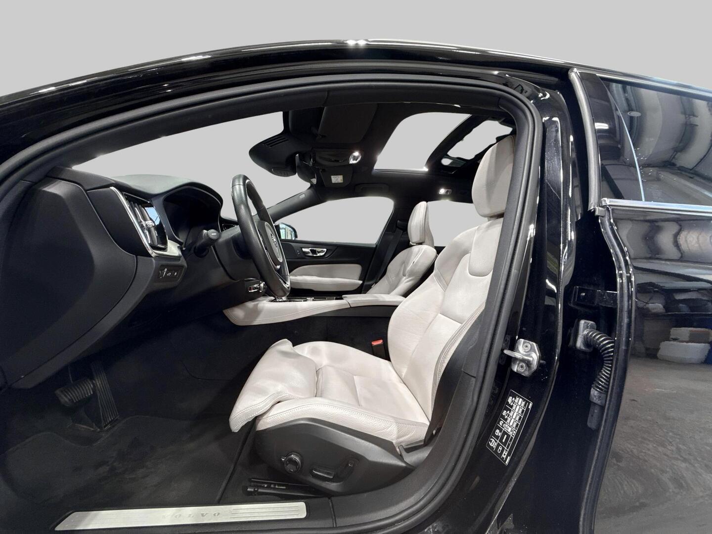 VOLVO V60 2019