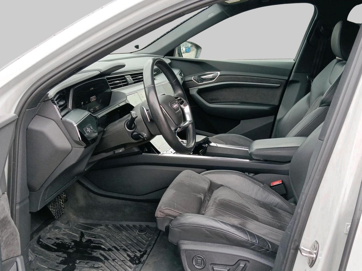 AUDI e-tron 2019