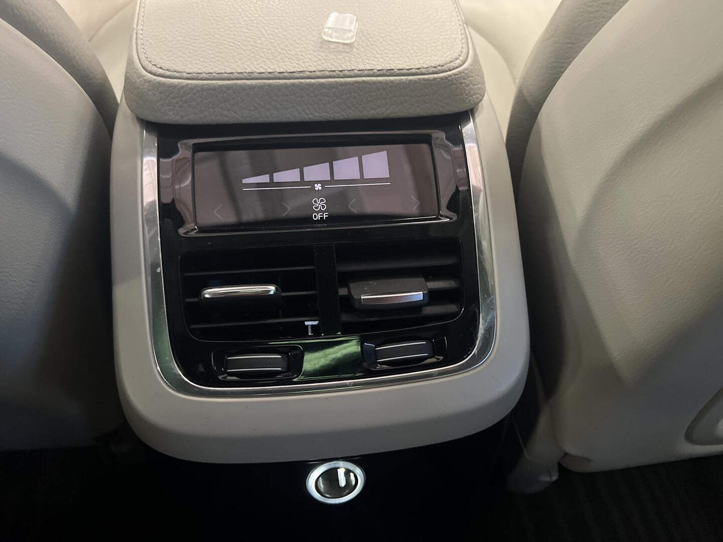 VOLVO XC90 2016