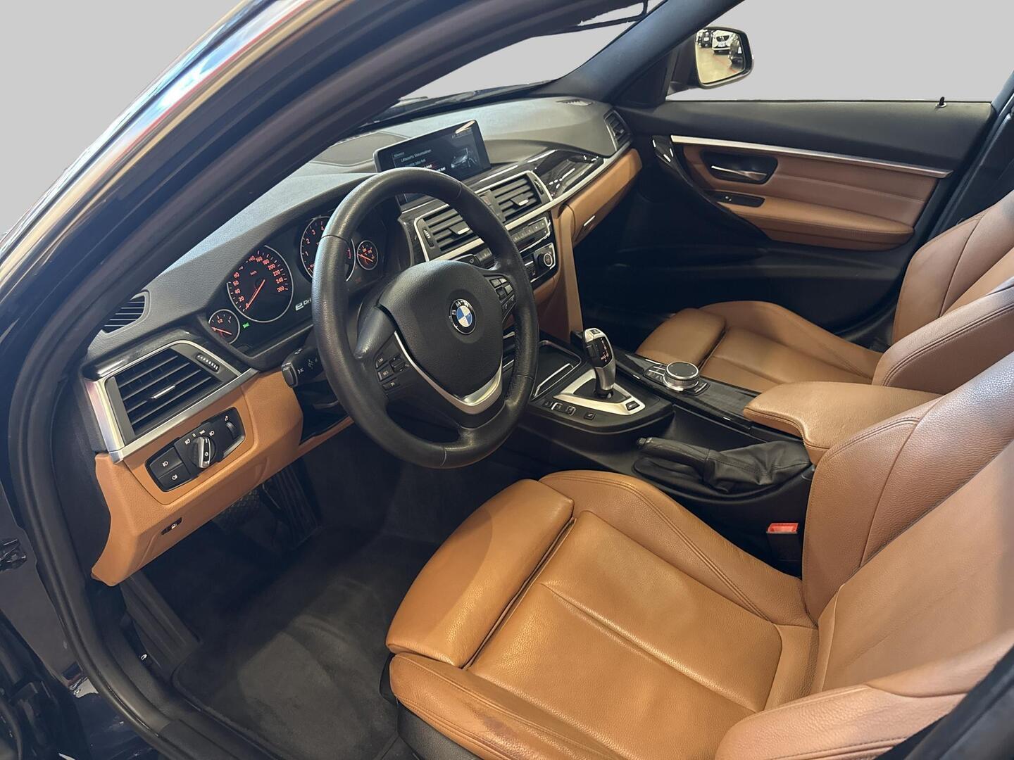 BMW 330 2016