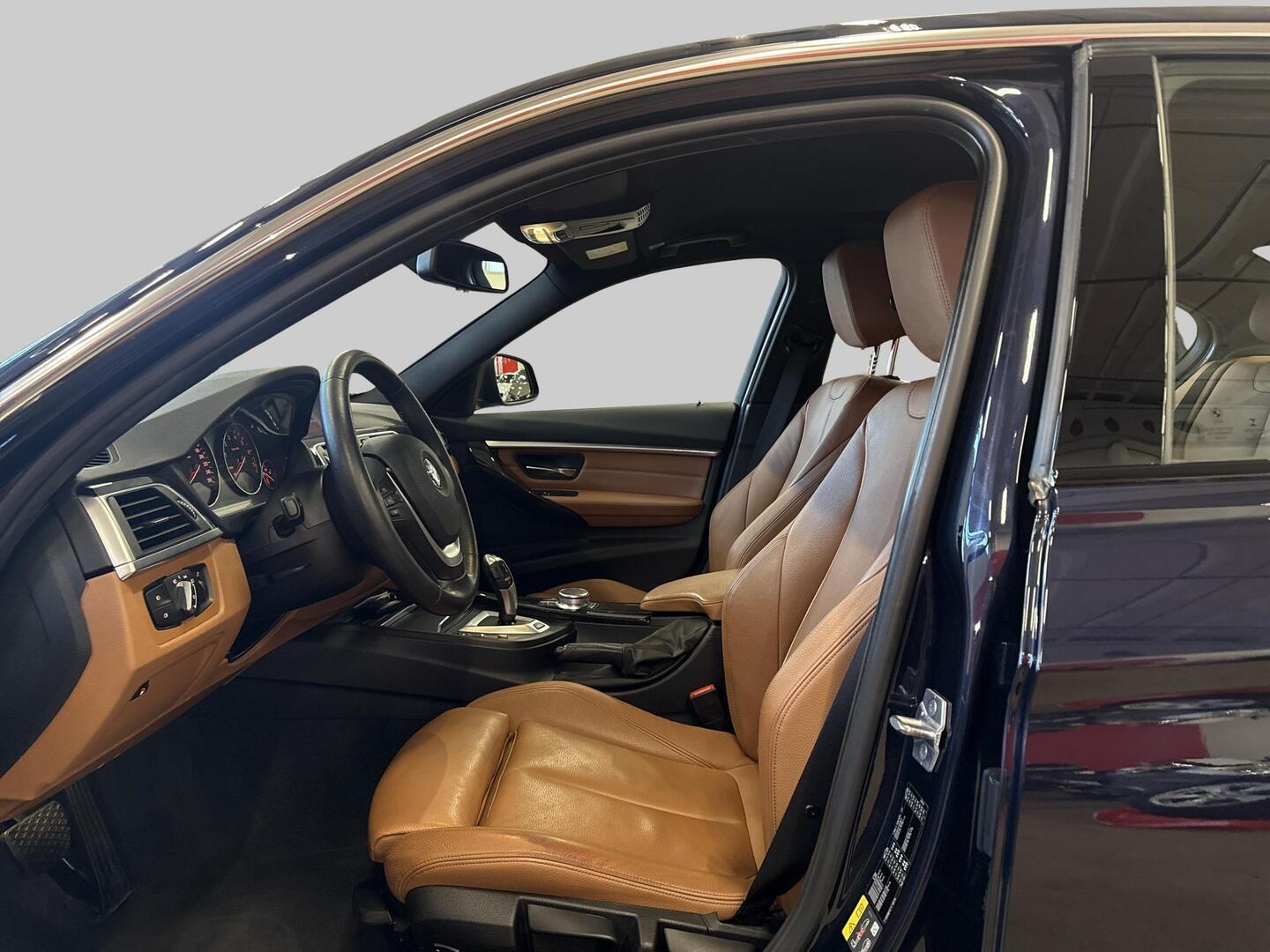 BMW 330 2016