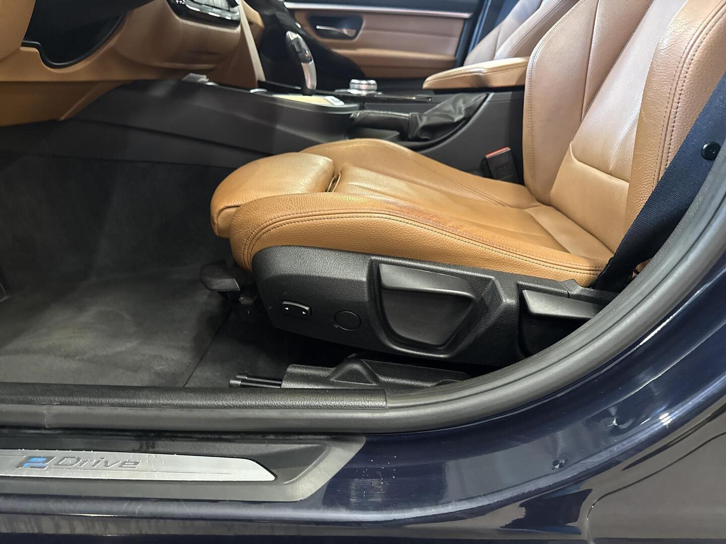 BMW 330 2016