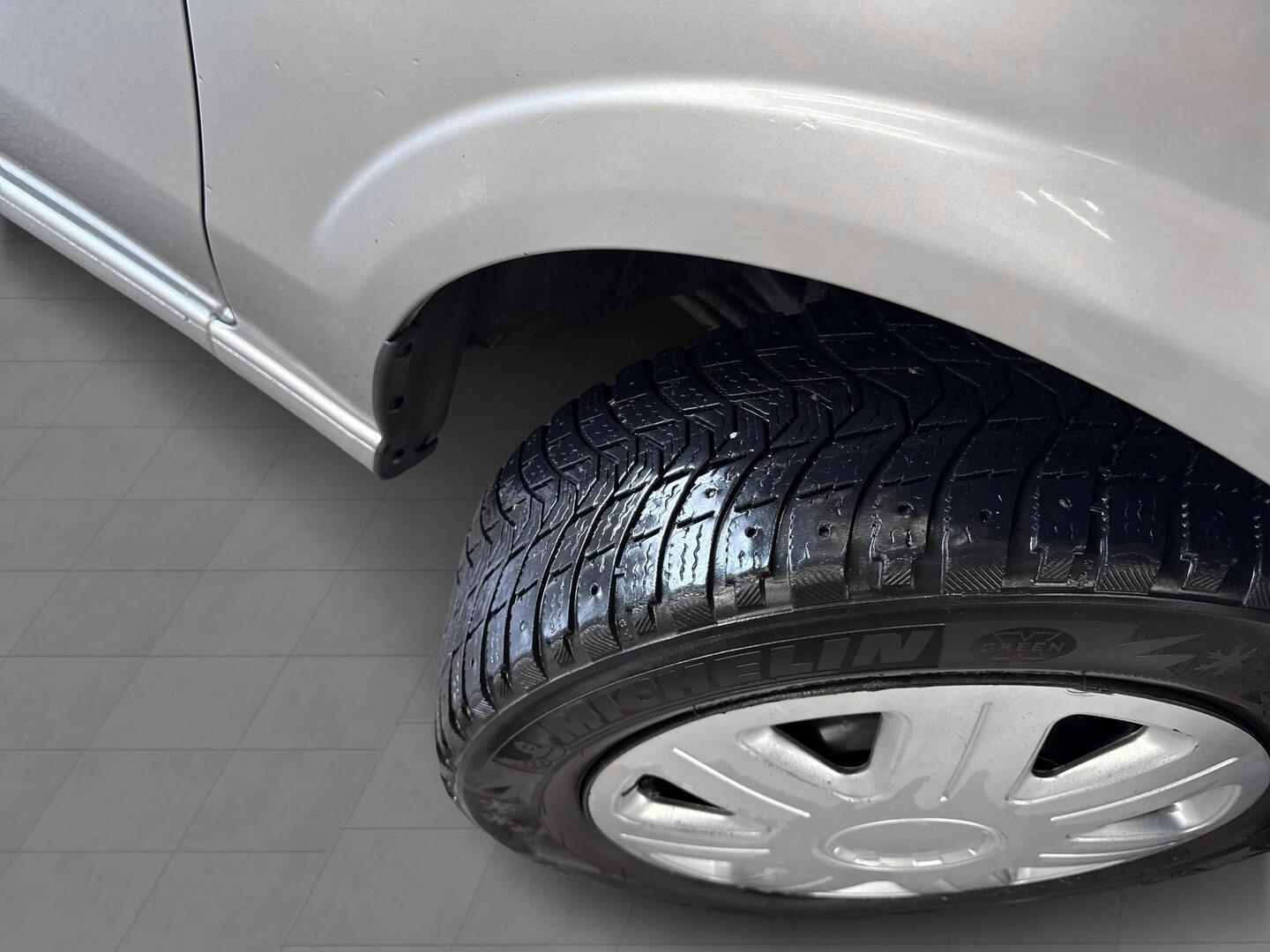 NISSAN Almera 2003