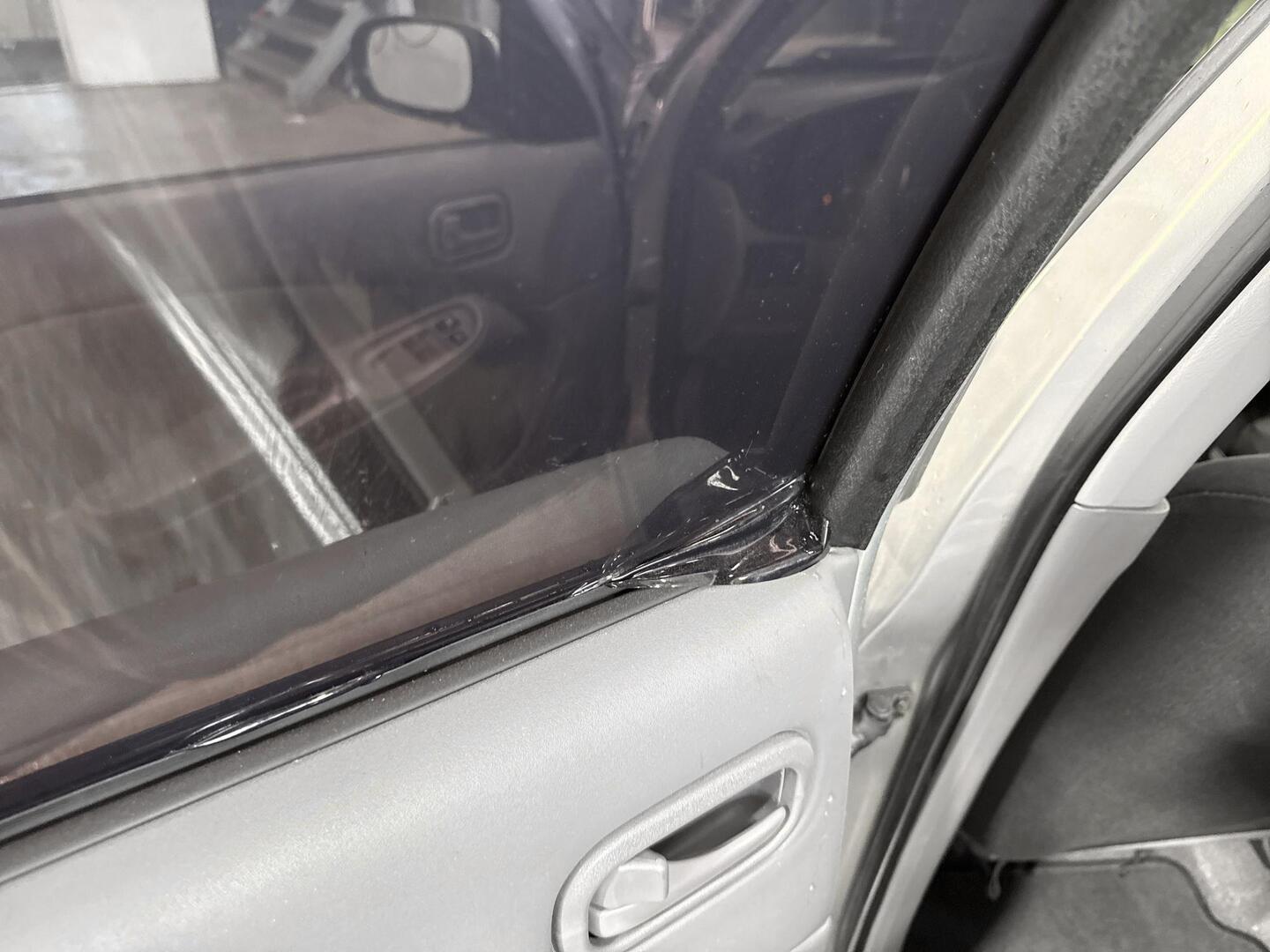NISSAN Almera 2003
