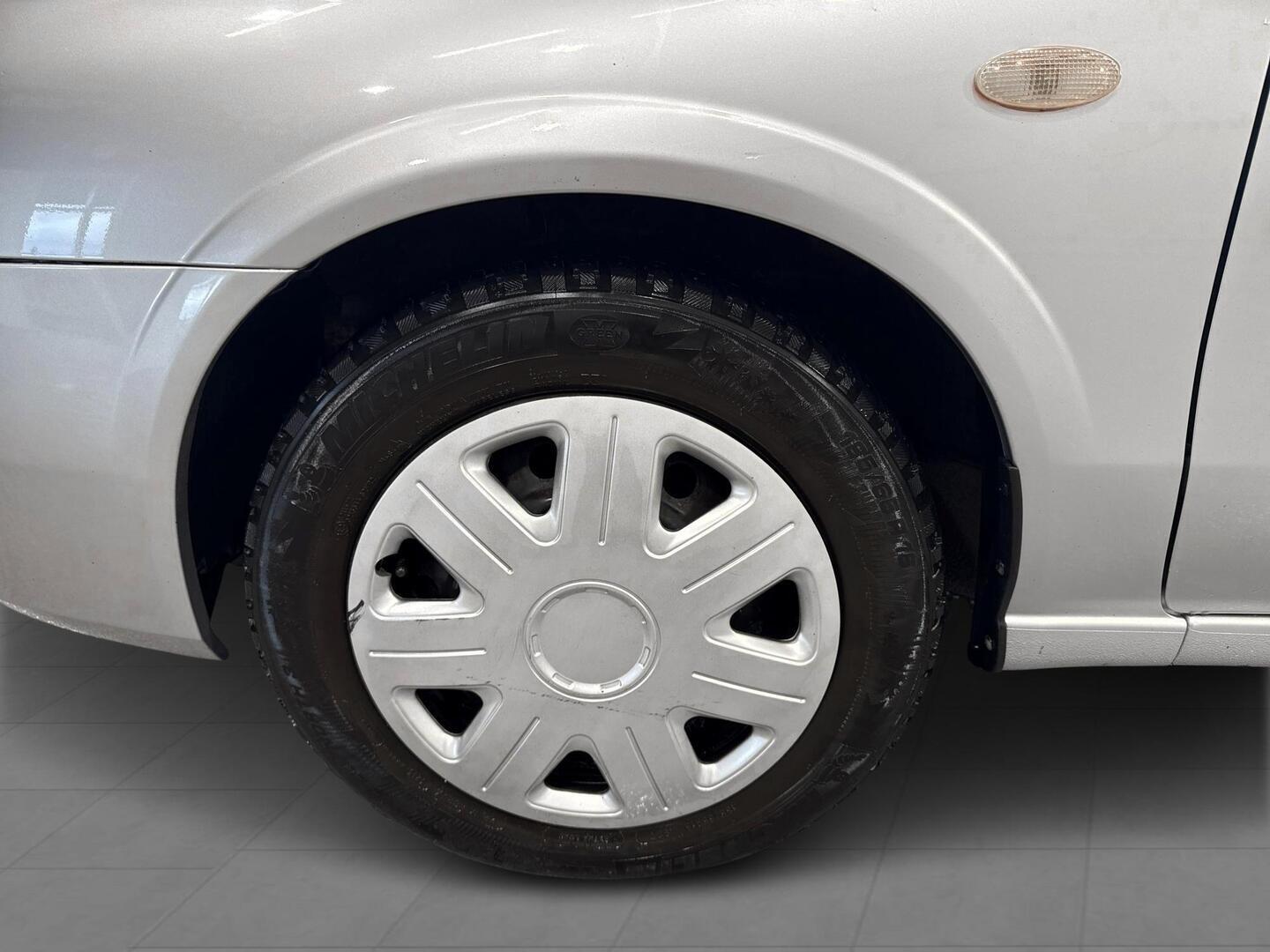 NISSAN Almera 2003