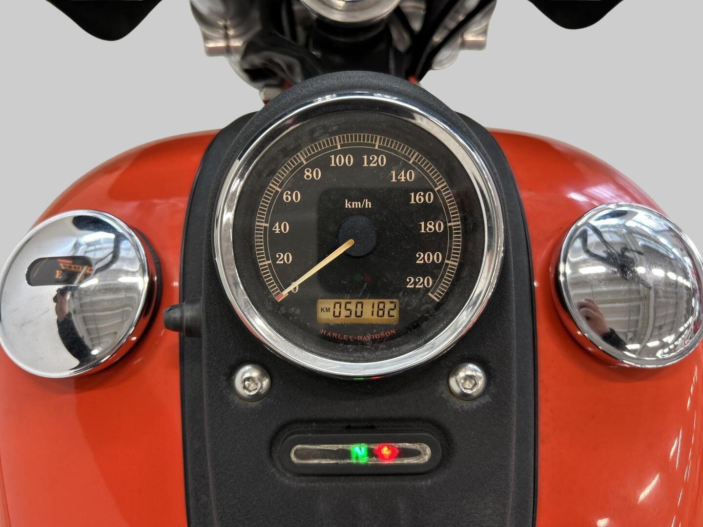 HARLEY-DAVIDSON DYNA 2008