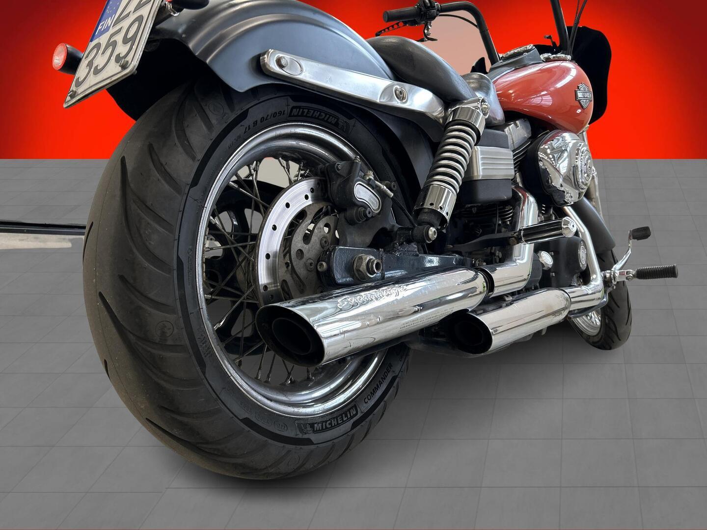 HARLEY-DAVIDSON DYNA 2008