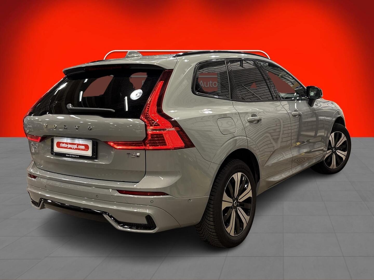 VOLVO XC60 2025