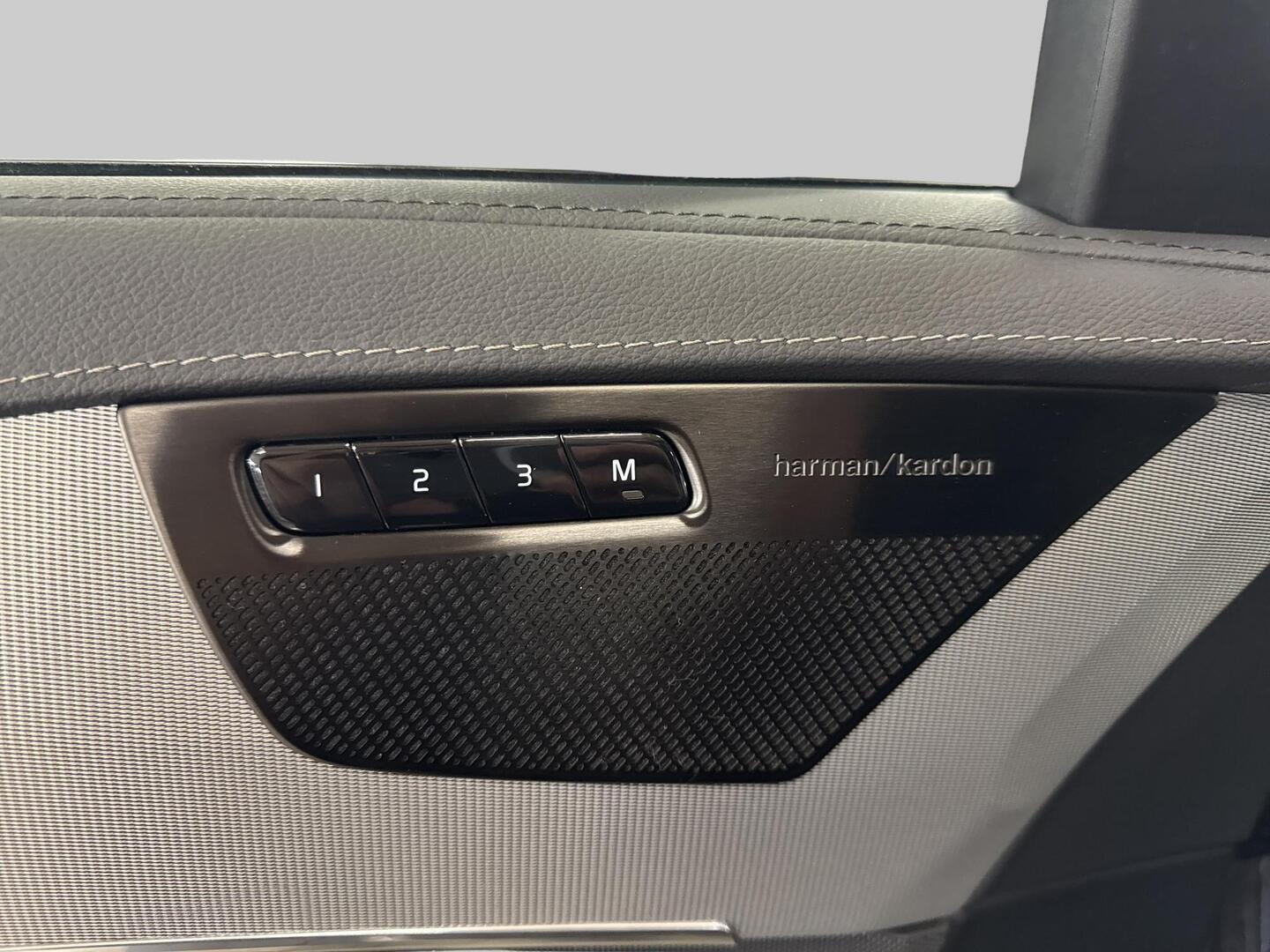 VOLVO XC90 2024