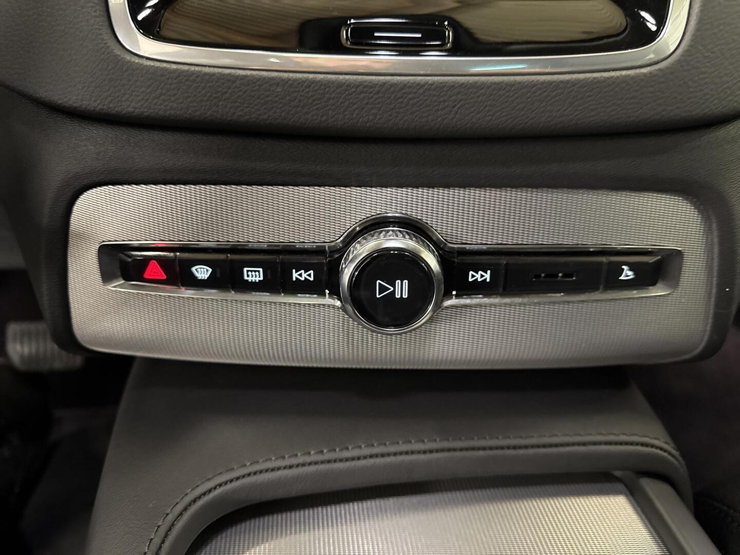 VOLVO XC90 2024
