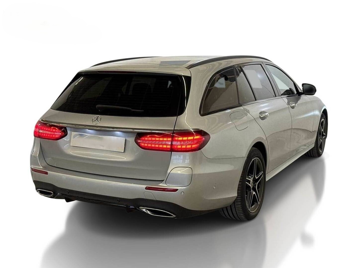 MERCEDES-BENZ E 2022