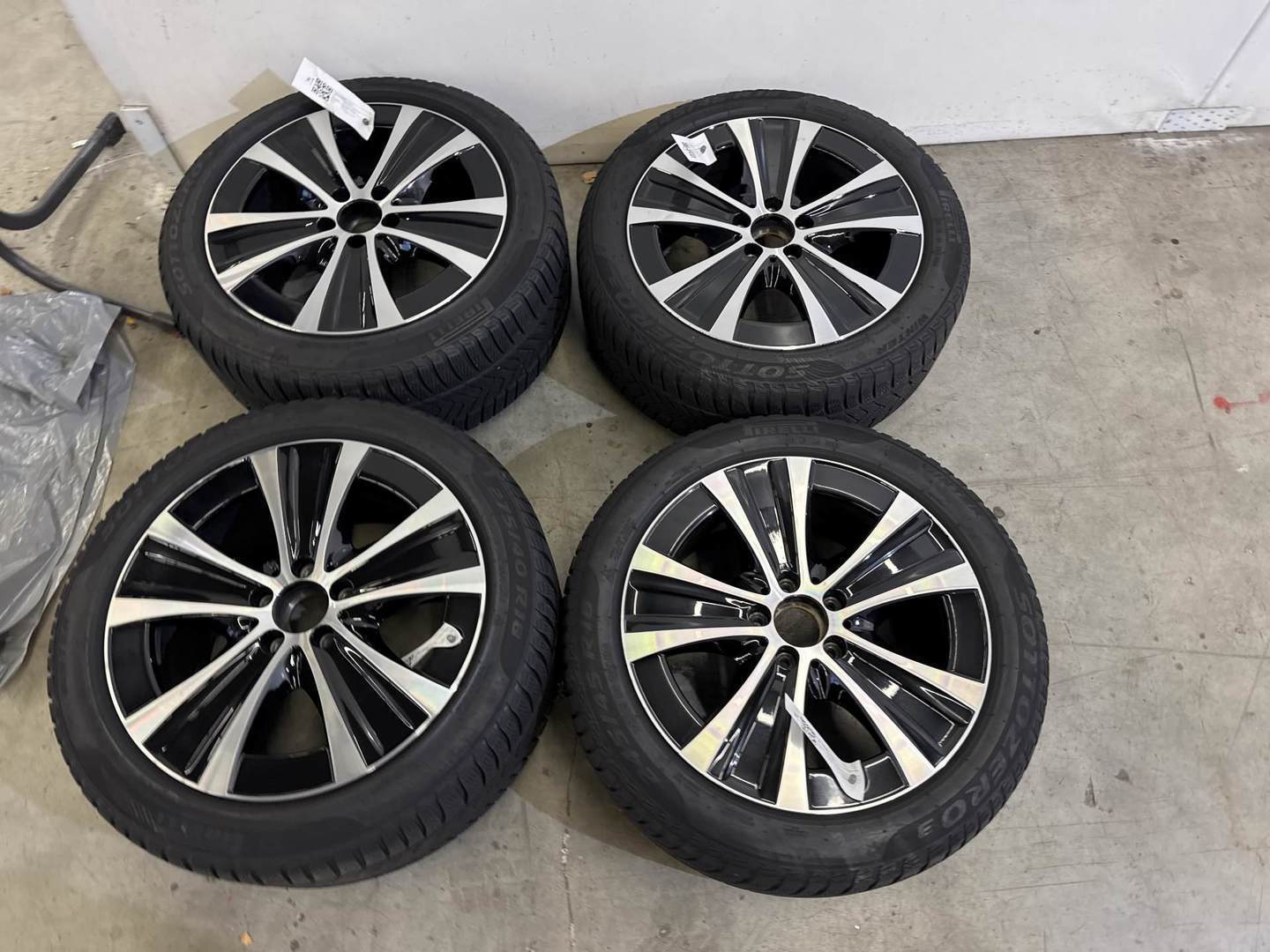 MERCEDES-BENZ E 2022