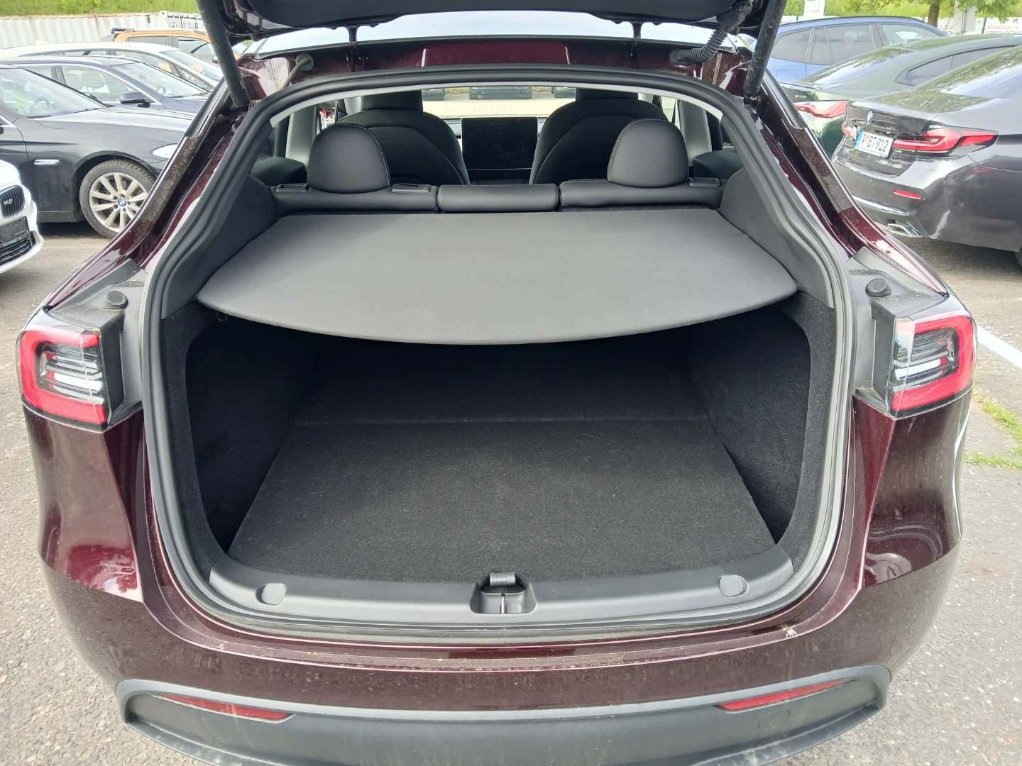 TESLA MODEL Y 2024