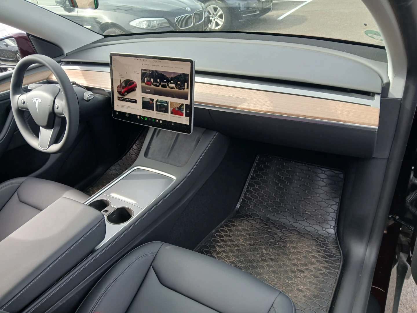 TESLA MODEL Y 2024