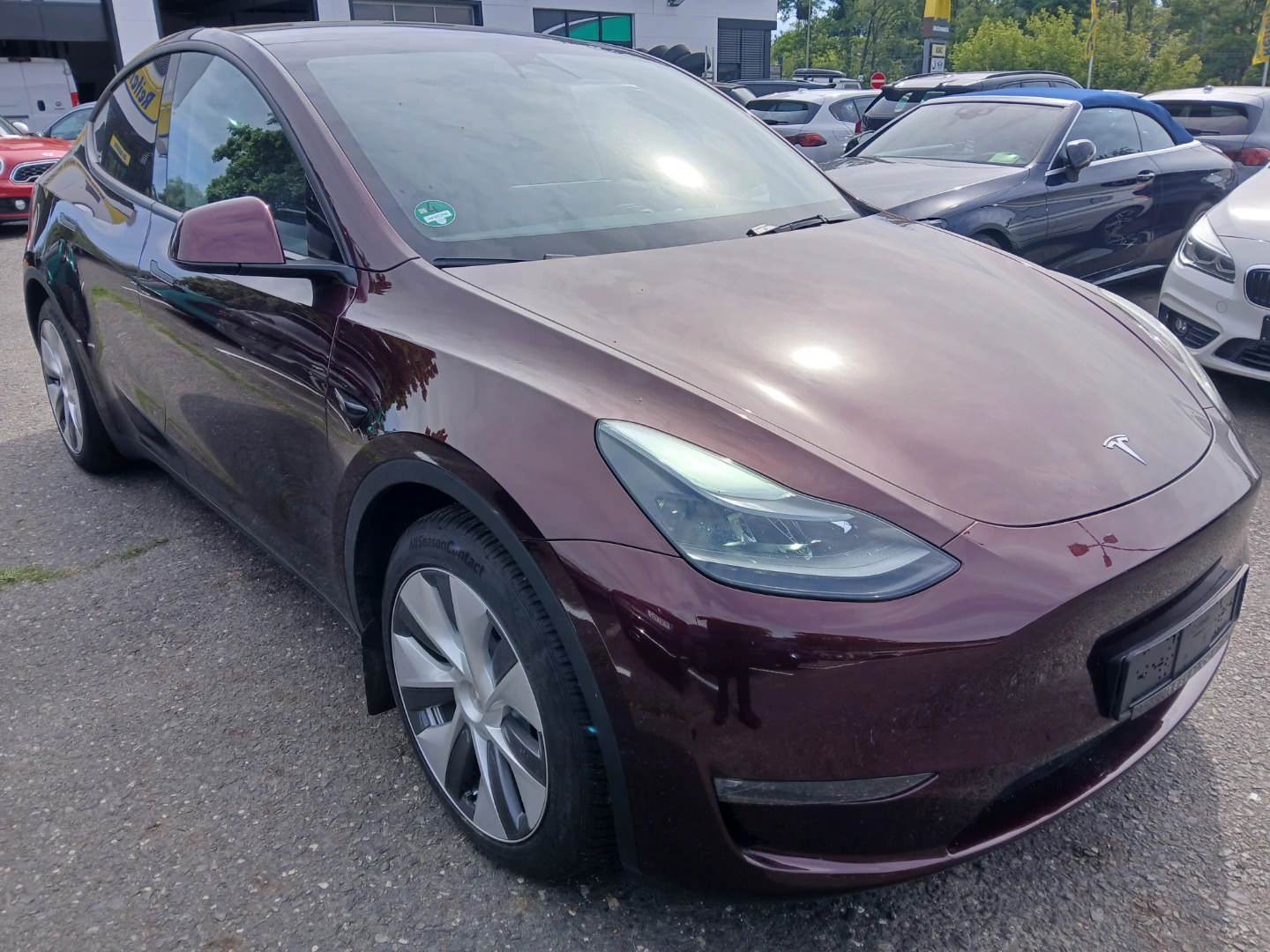 TESLA MODEL Y 2024
