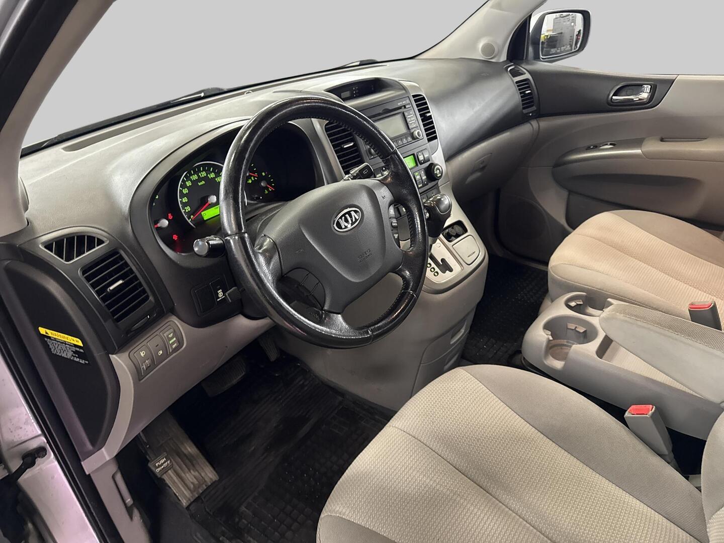 KIA Carnival 2010