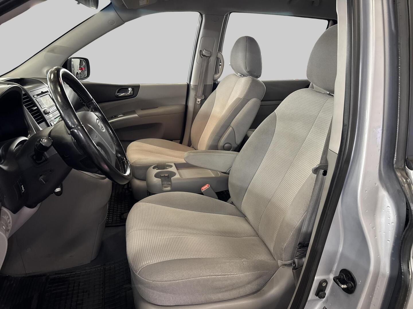 KIA Carnival 2010