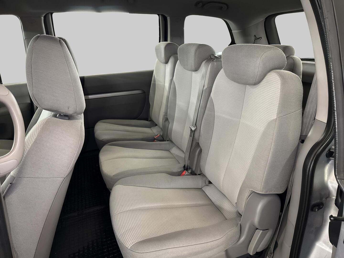 KIA Carnival 2010