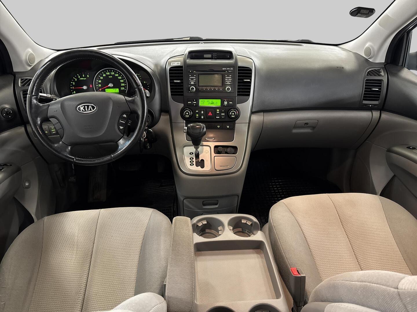 KIA Carnival 2010