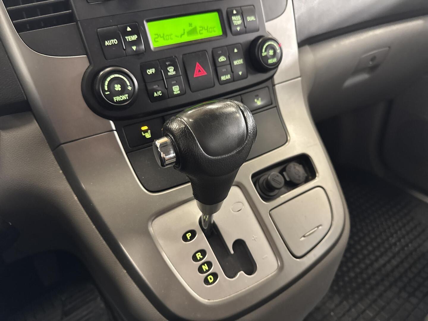 KIA Carnival 2010